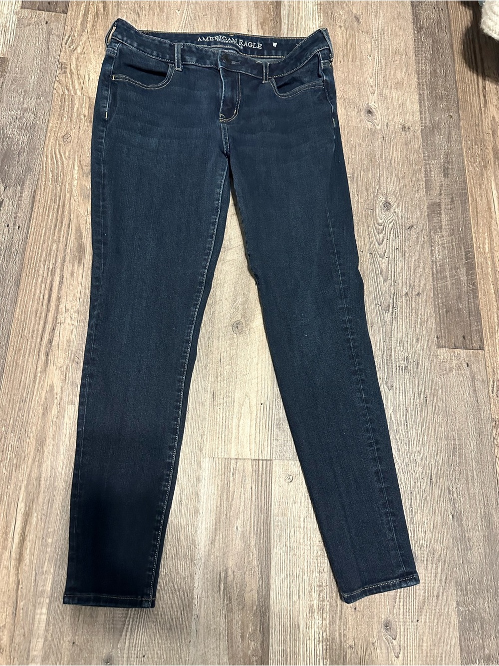 5/$25 American Eagle Dark Blue Skinny Jeans